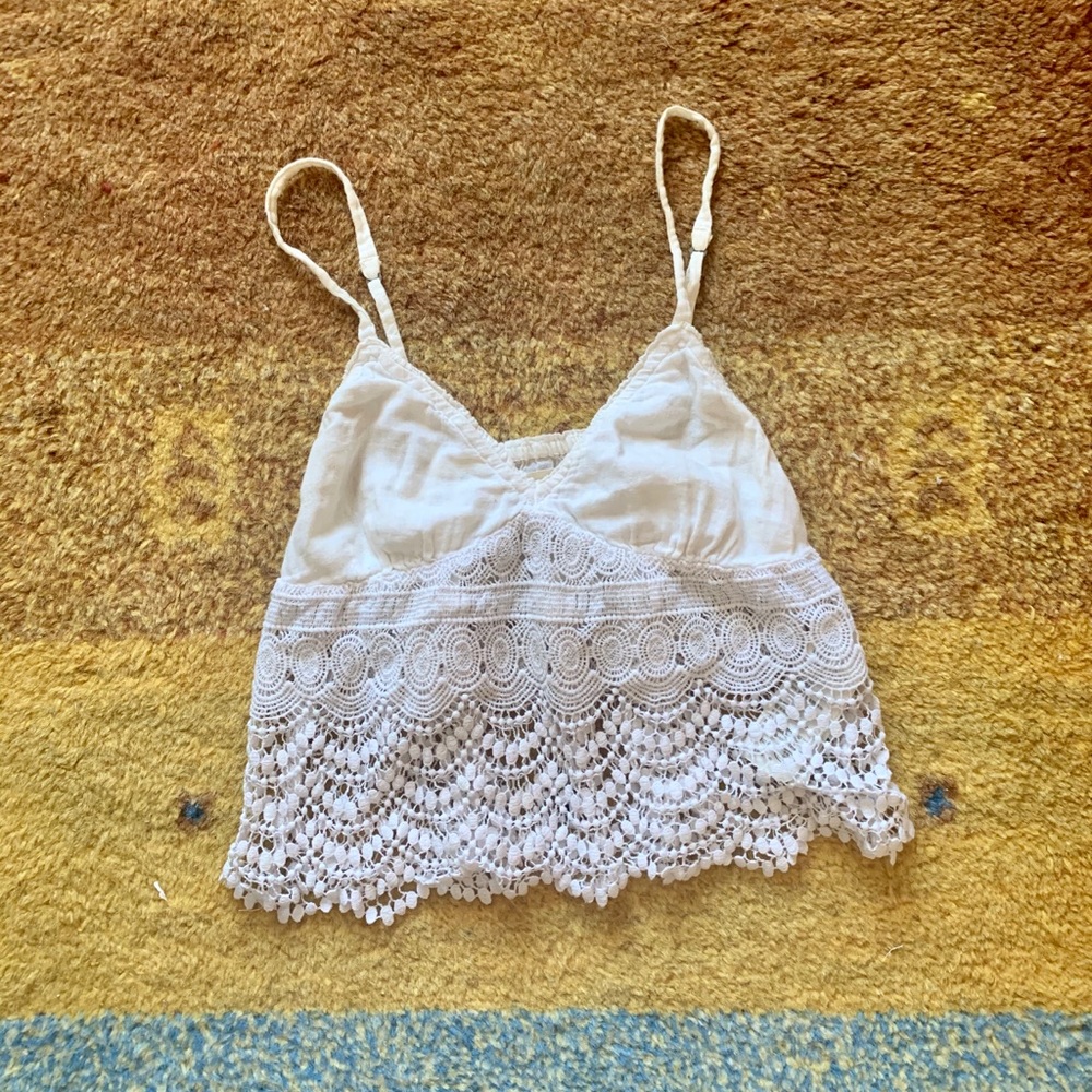 White Hollister Crop